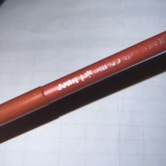 Shiny GEL LINET  , NYX, AVON,,AND MORE 
Total 7 new , or swapped FREAT PRUCE - Picture 6 of 7